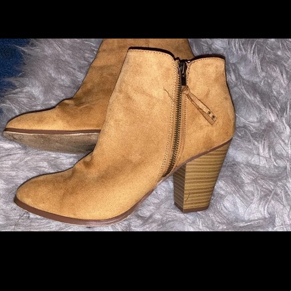 booties - Picture 1 of 2